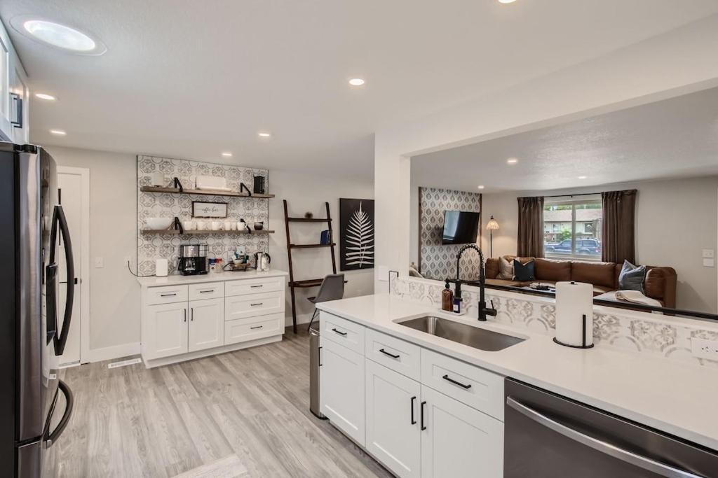 Heights Hideaway - Great Location - Game And Movie Room Westminster Extérieur photo