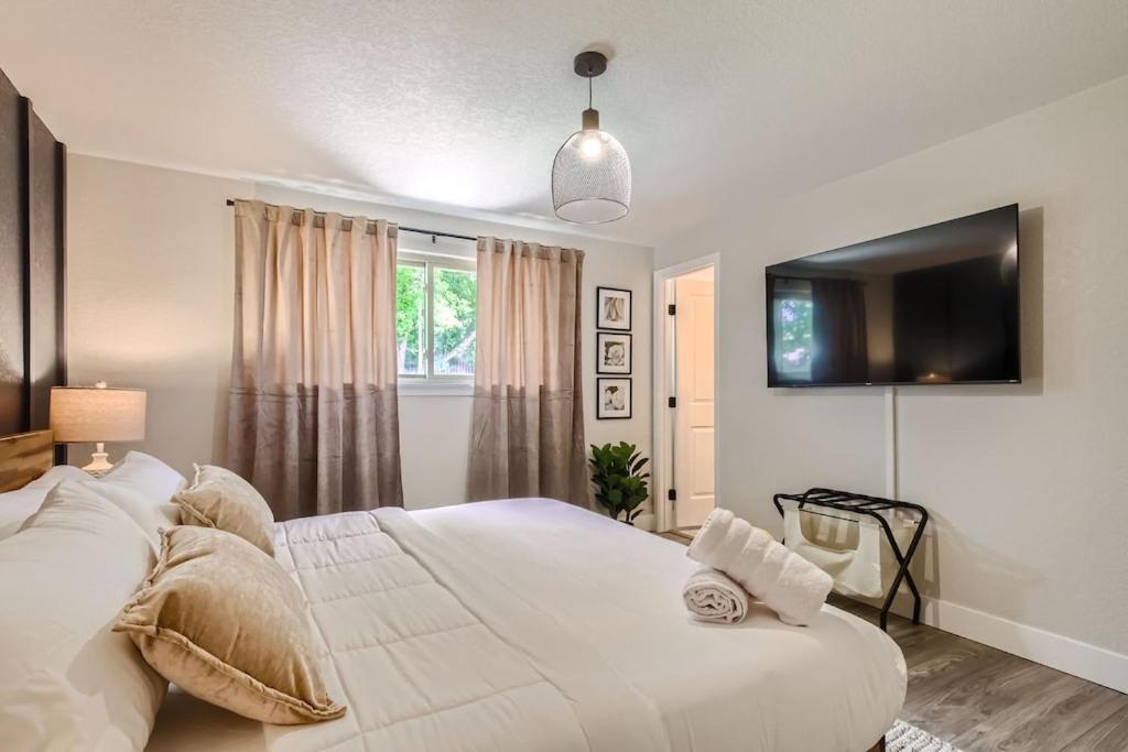 Heights Hideaway - Great Location - Game And Movie Room Westminster Extérieur photo